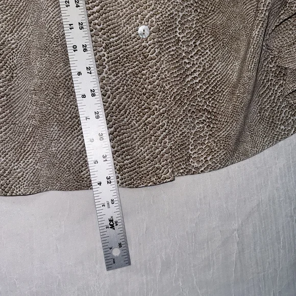 Maggie Barnes Buttoned Down Tunic Top Animal Print Size 32W Casual Brown/White - Picture 7 of 9